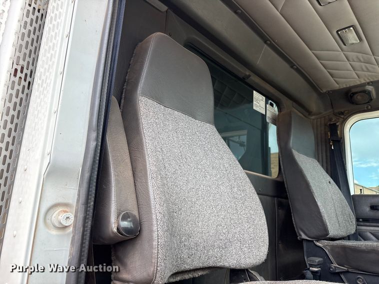 image for item FC2476 1999 International 9100 dump truck
