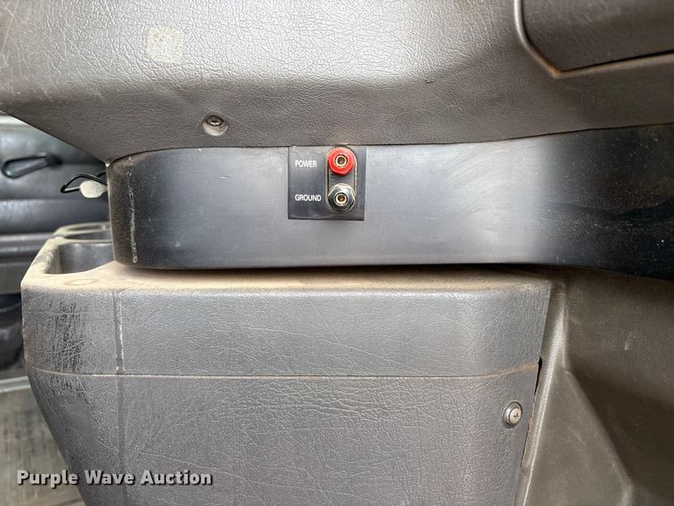 image for item FC2476 1999 International 9100 dump truck