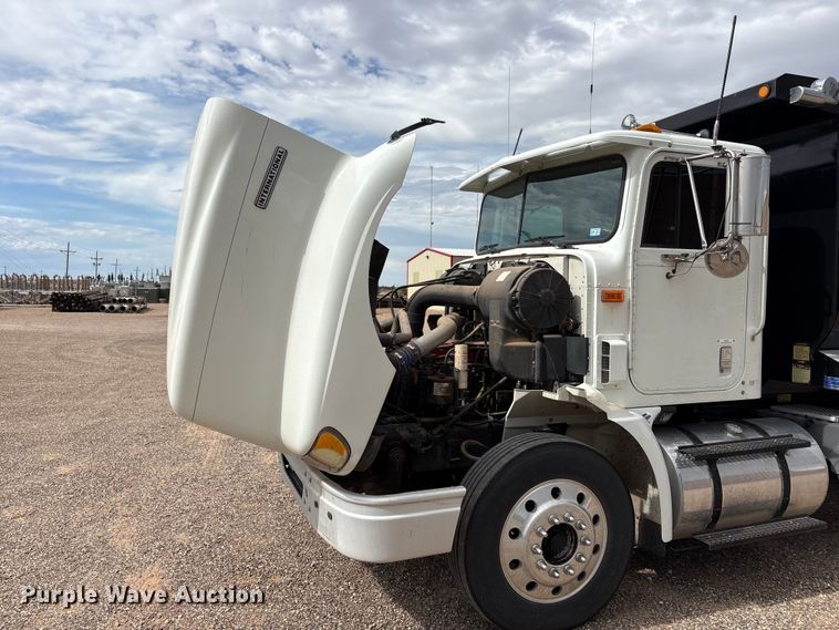 image for item FC2476 1999 International 9100 dump truck