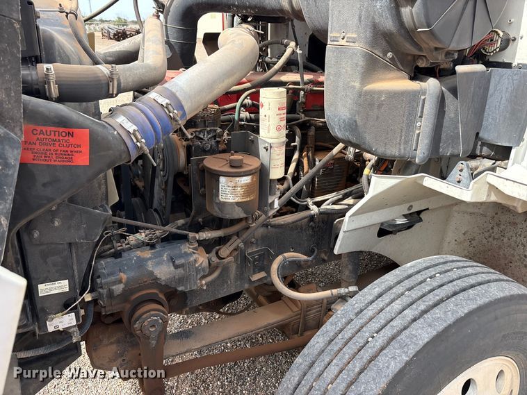 image for item FC2476 1999 International 9100 dump truck