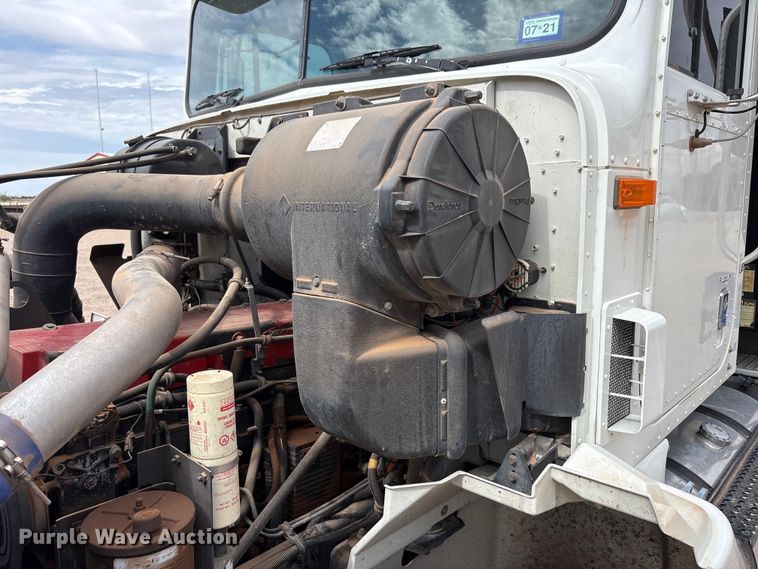 image for item FC2476 1999 International 9100 dump truck