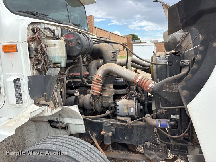 image for item FC2476 1999 International 9100 dump truck
