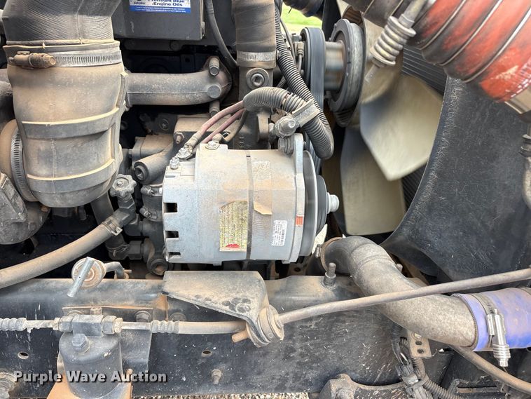 image for item FC2476 1999 International 9100 dump truck