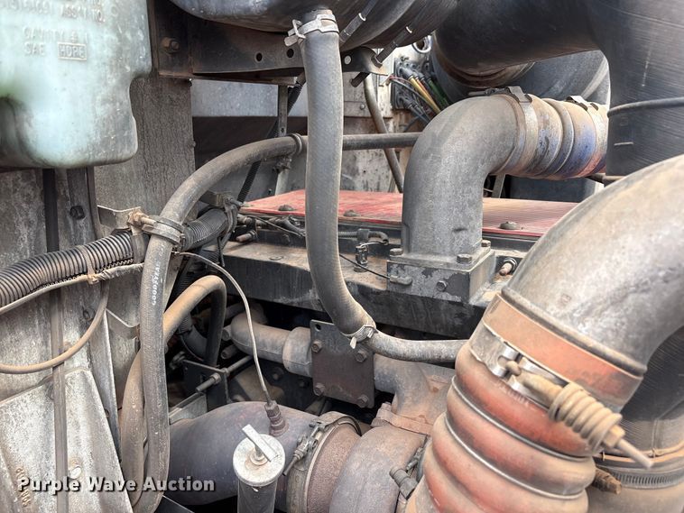 image for item FC2476 1999 International 9100 dump truck