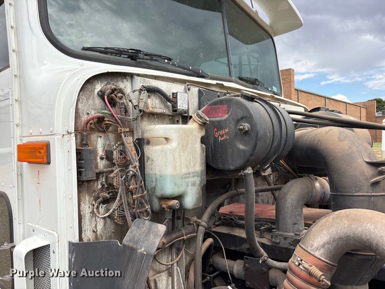 image for item FC2476 1999 International 9100 dump truck
