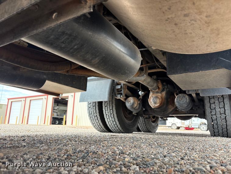 image for item FC2476 1999 International 9100 dump truck