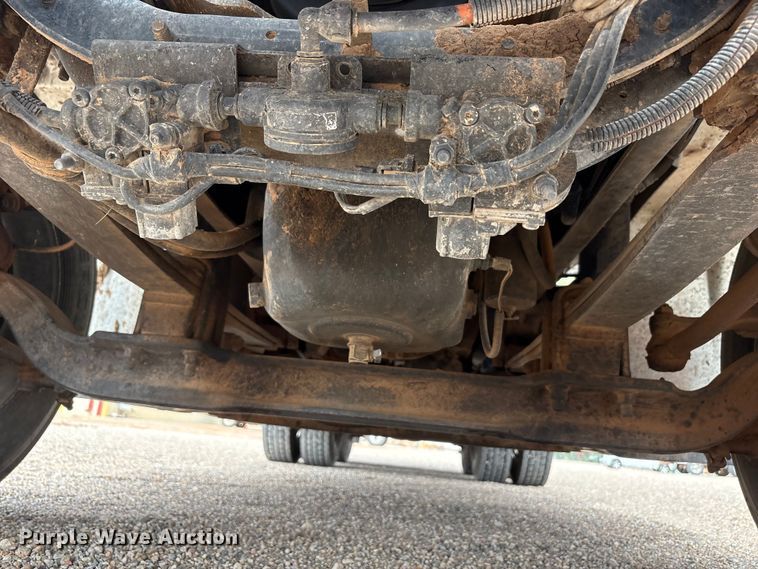 image for item FC2476 1999 International 9100 dump truck