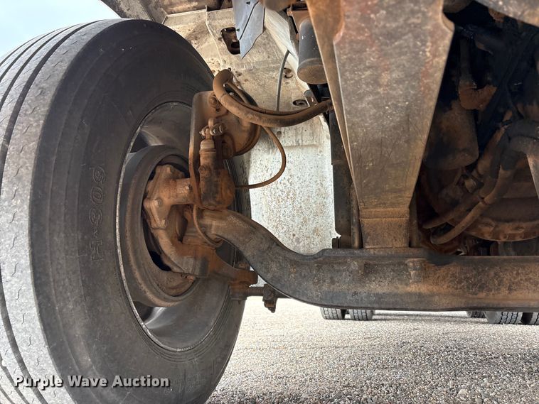 image for item FC2476 1999 International 9100 dump truck
