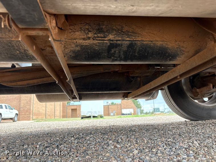 image for item FC2476 1999 International 9100 dump truck
