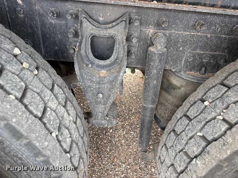 image for item FC2476 1999 International 9100 dump truck