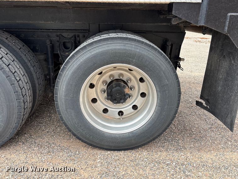 image for item FC2476 1999 International 9100 dump truck