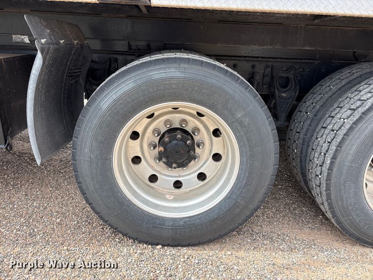 image for item FC2476 1999 International 9100 dump truck
