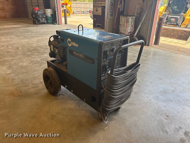 image for item FC2481 1995 Miller Bobcat 225G welder/generator
