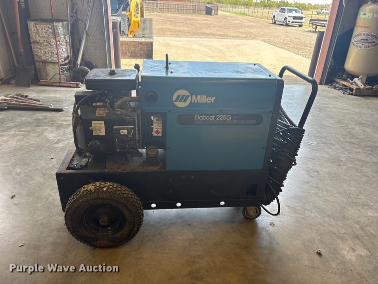 image for item FC2481 1995 Miller Bobcat 225G welder/generator