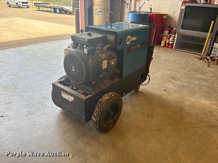 image for item FC2481 1995 Miller Bobcat 225G welder/generator
