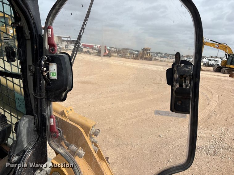 image for item FC2484 2023 Caterpillar 259D3 tracked skid steer loader