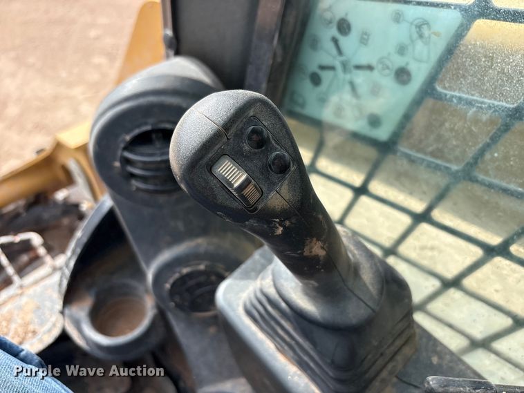 image for item FC2484 2023 Caterpillar 259D3 tracked skid steer loader