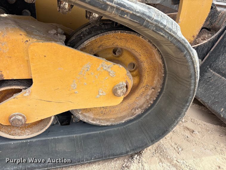 image for item FC2484 2023 Caterpillar 259D3 tracked skid steer loader