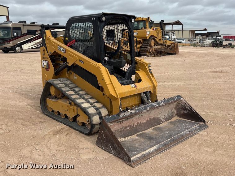 image for item FC2485 2021 Caterpillar 259D3 tracked skid steer loader