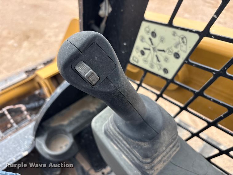 image for item FC2485 2021 Caterpillar 259D3 tracked skid steer loader