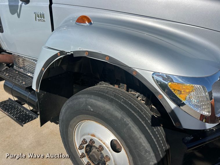 image for item FC2786 2003 International 7400 dump truck