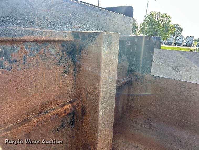 image for item FC2786 2003 International 7400 dump truck