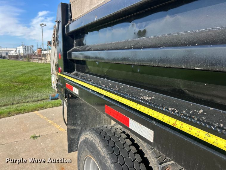 image for item FC2786 2003 International 7400 dump truck