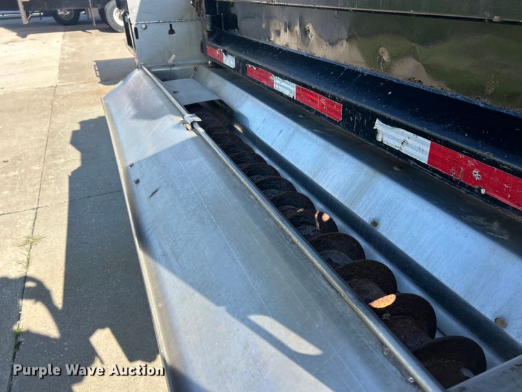 image for item FC2786 2003 International 7400 dump truck