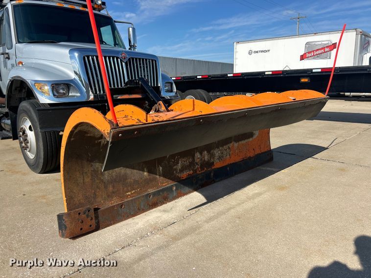 image for item FC2786 2003 International 7400 dump truck