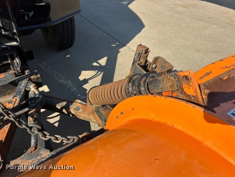 image for item FC2786 2003 International 7400 dump truck