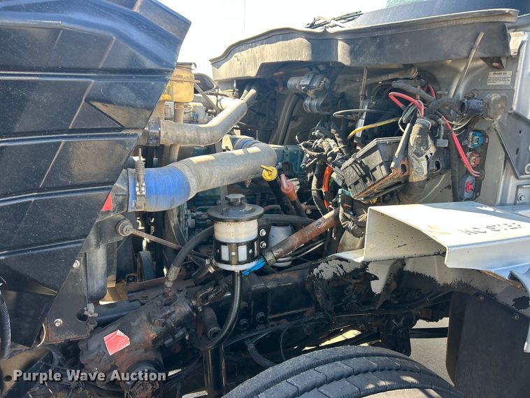 image for item FC2786 2003 International 7400 dump truck