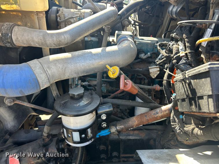 image for item FC2786 2003 International 7400 dump truck