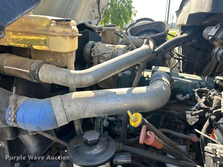 image for item FC2786 2003 International 7400 dump truck