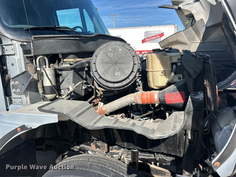 image for item FC2786 2003 International 7400 dump truck