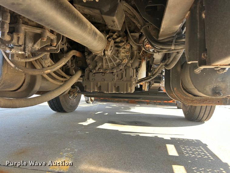 image for item FC2786 2003 International 7400 dump truck