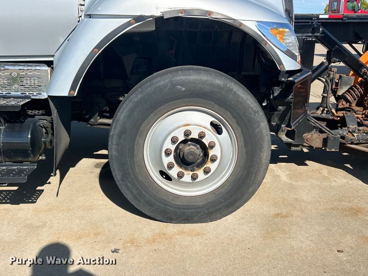 image for item FC2786 2003 International 7400 dump truck