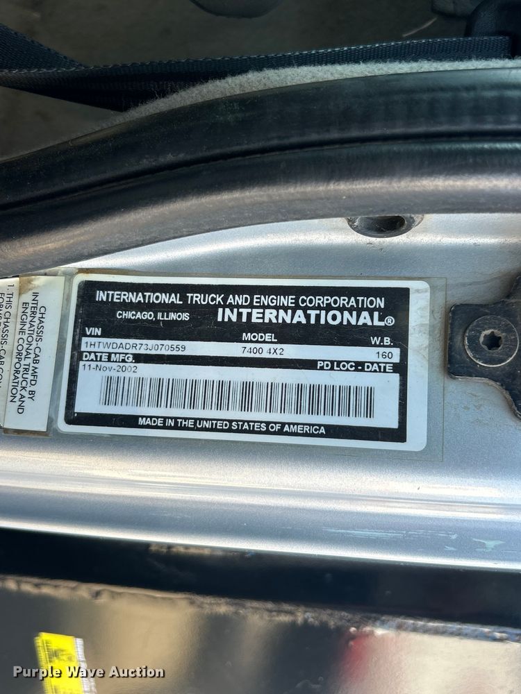 image for item FC2786 2003 International 7400 dump truck