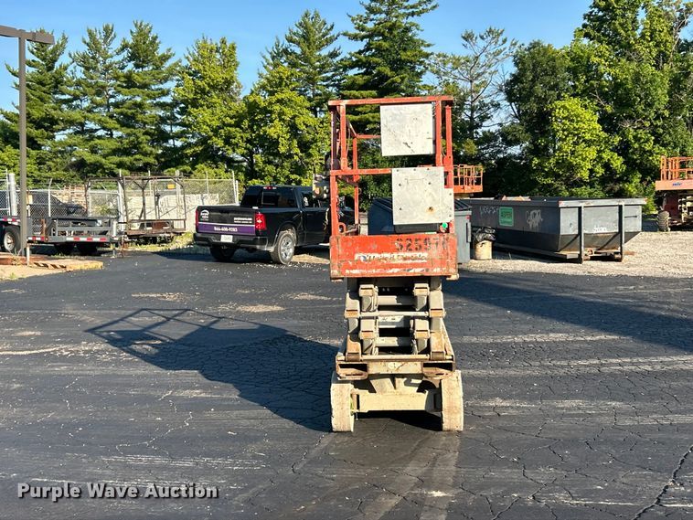 image for item FC2819 2006 Skyjack SJ3226 scissor lift