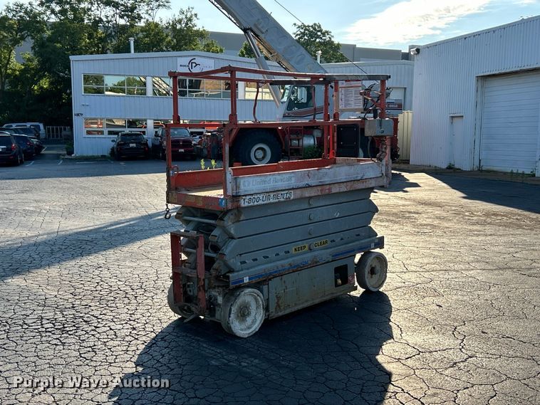 image for item FC2819 2006 Skyjack SJ3226 scissor lift