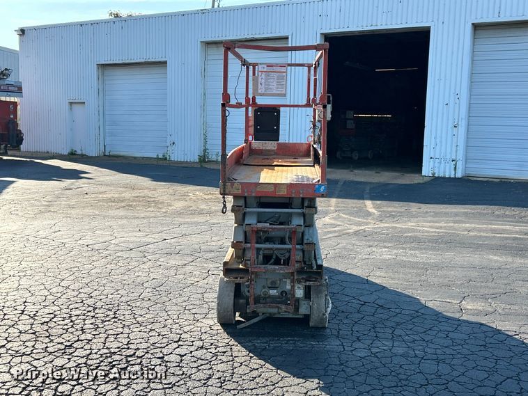 image for item FC2819 2006 Skyjack SJ3226 scissor lift