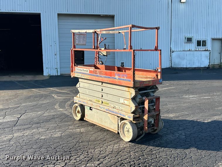 image for item FC2819 2006 Skyjack SJ3226 scissor lift