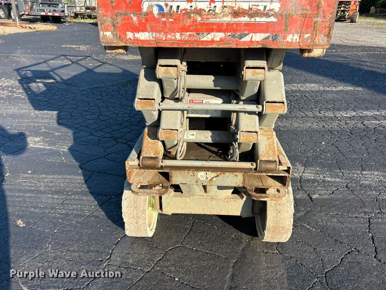 image for item FC2819 2006 Skyjack SJ3226 scissor lift
