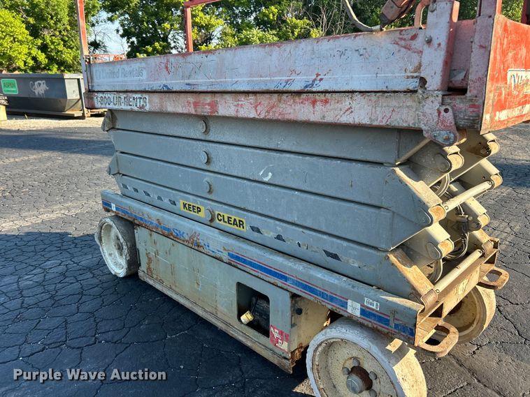 image for item FC2819 2006 Skyjack SJ3226 scissor lift