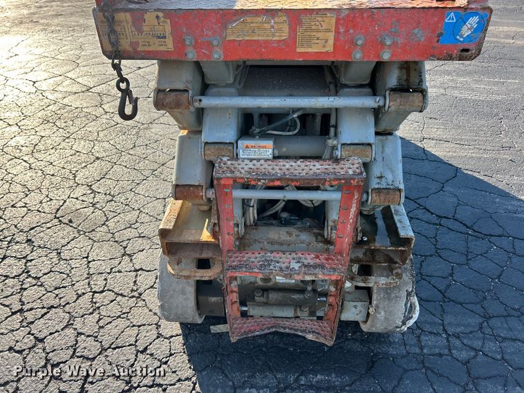 image for item FC2819 2006 Skyjack SJ3226 scissor lift