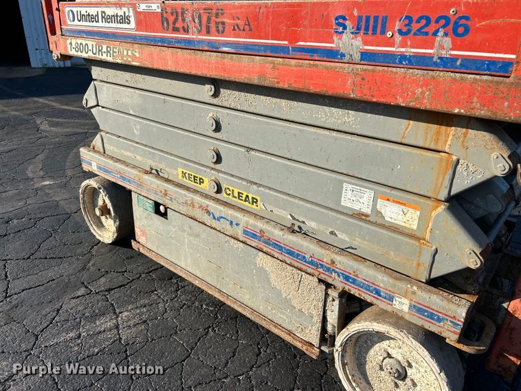 image for item FC2819 2006 Skyjack SJ3226 scissor lift