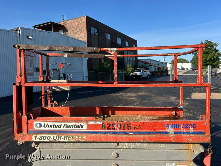 image for item FC2819 2006 Skyjack SJ3226 scissor lift