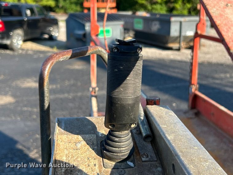 image for item FC2819 2006 Skyjack SJ3226 scissor lift