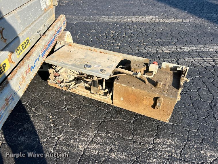 image for item FC2819 2006 Skyjack SJ3226 scissor lift
