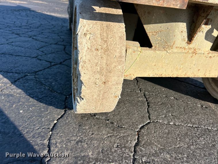 image for item FC2819 2006 Skyjack SJ3226 scissor lift