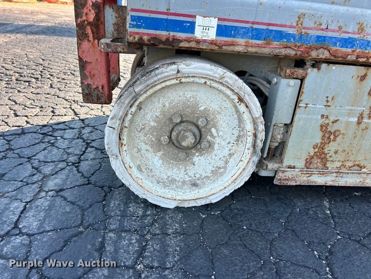 image for item FC2819 2006 Skyjack SJ3226 scissor lift